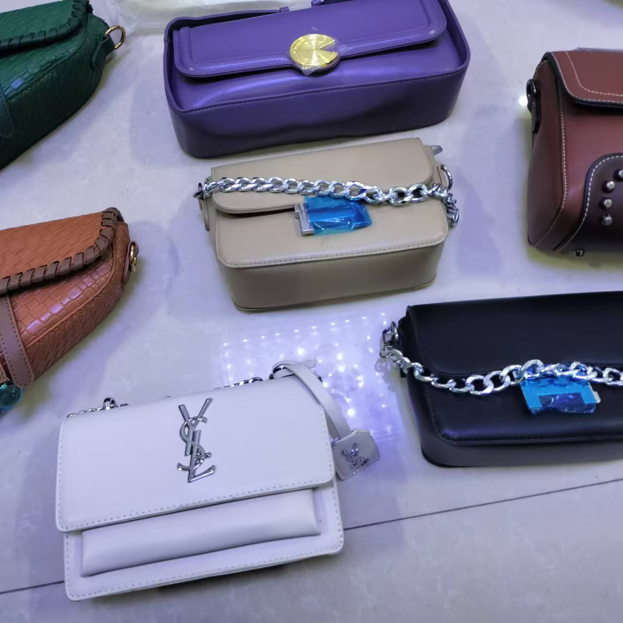 Authentic Luxury bags for ladies. (MOQ - 250pcs)