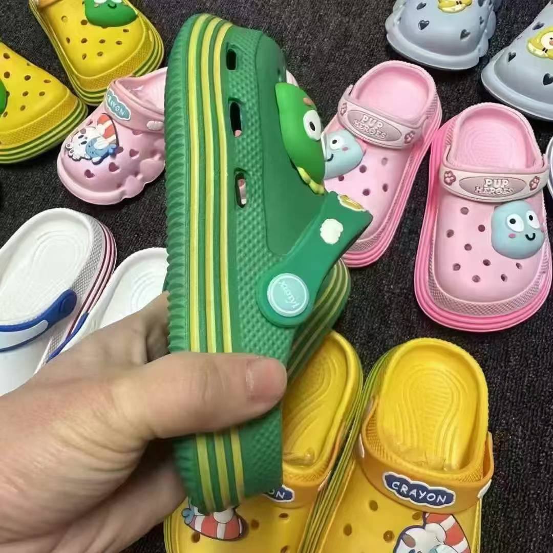 kids Croc slippers many colors (MOQ - 1200pcs)
