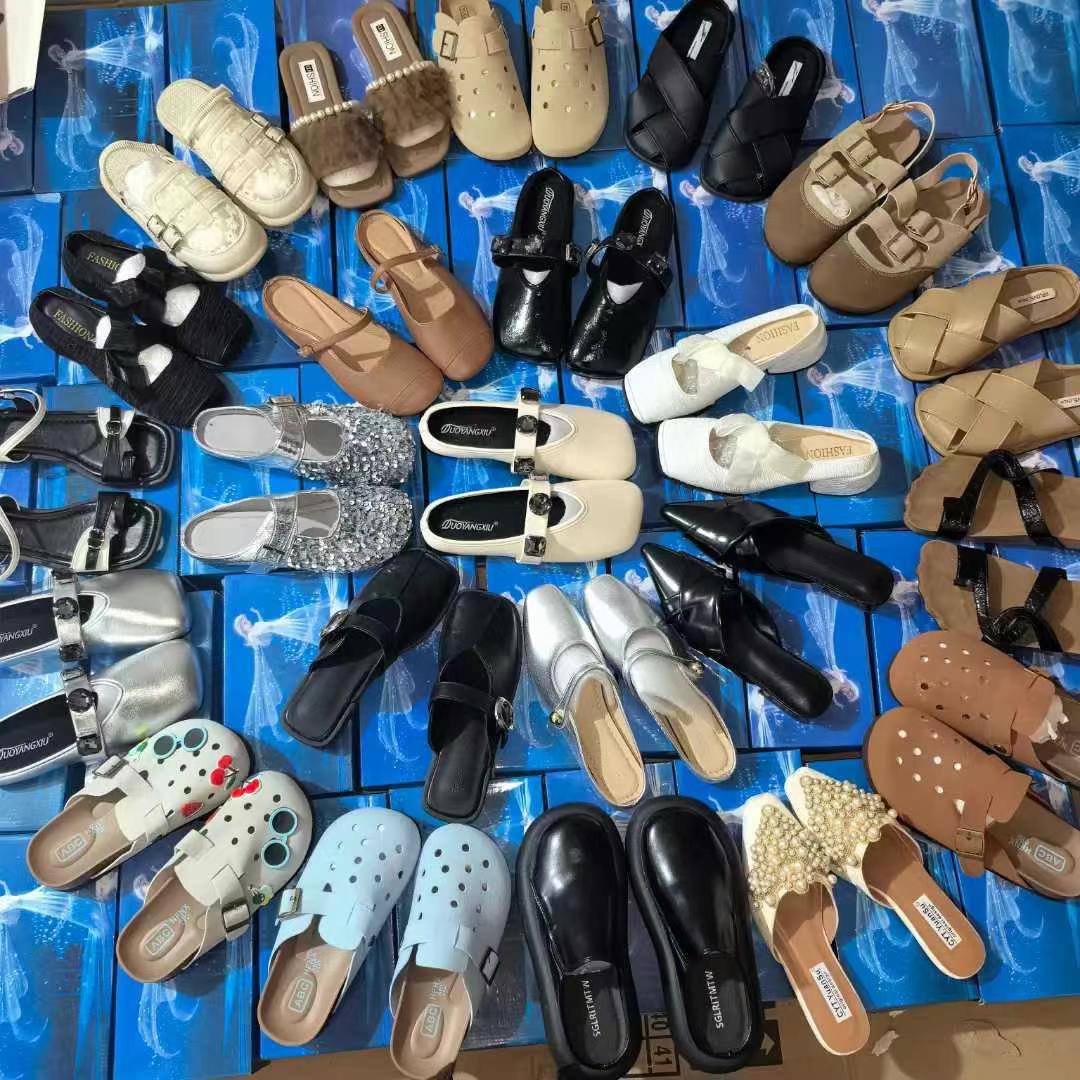 Unisex Half Slippers for Outings ( MOQ - 500pcs)